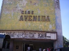 cinemas with sofas in havana Cine Avenida